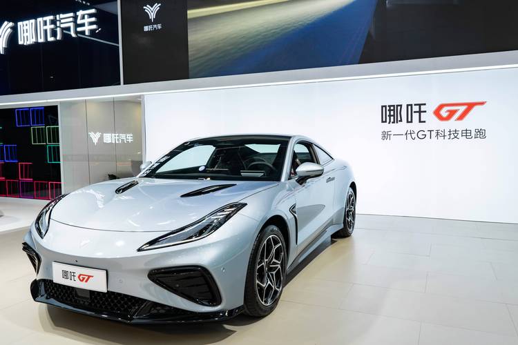 东莞石排镇裕力欧企业管理咨询哪吒汽车在智能汽车领域的表现，领途汽车在新能源汽车市场中的影响力